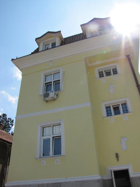 Vila Hedonija Hotel Belgrade Exterior photo